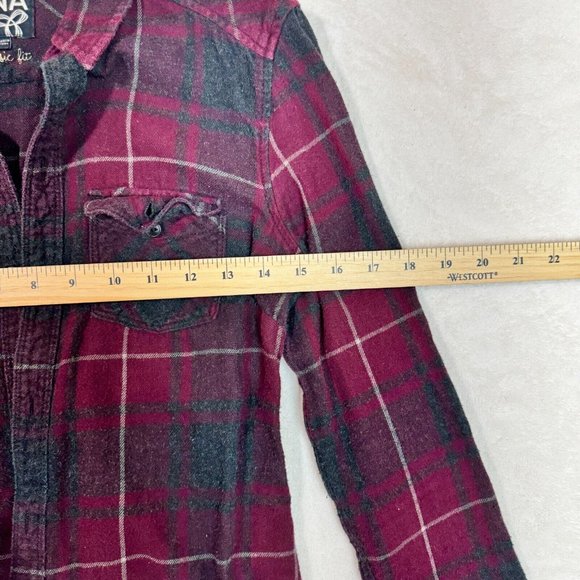 TNA Aritzia Women's XS Classic Fit Red & Black Plaid Flannel Shirt Button Down - Picture 7 of 10